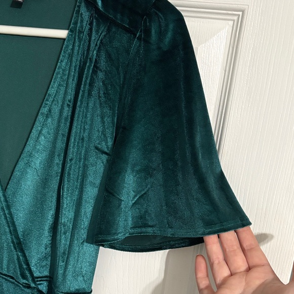 Lulu's Amour Emerald Green Velvet Wrap High-Low Dress Size XS - Picture 2 of 11